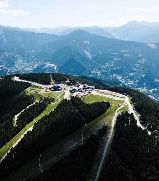 UCI Mountain Bike World Championships 2024. Andorra torna a ser l'epicentre del BTT. Del 26 d'agost a l'1 de setembre, al sector de Pal, us espera un dels esdeveniments més importants del país. En aquesta ocasió acollirem cinc modalitats amb un espectacle únic: Cross-Country, Short-Track, Relay, E-MTB i Descens.